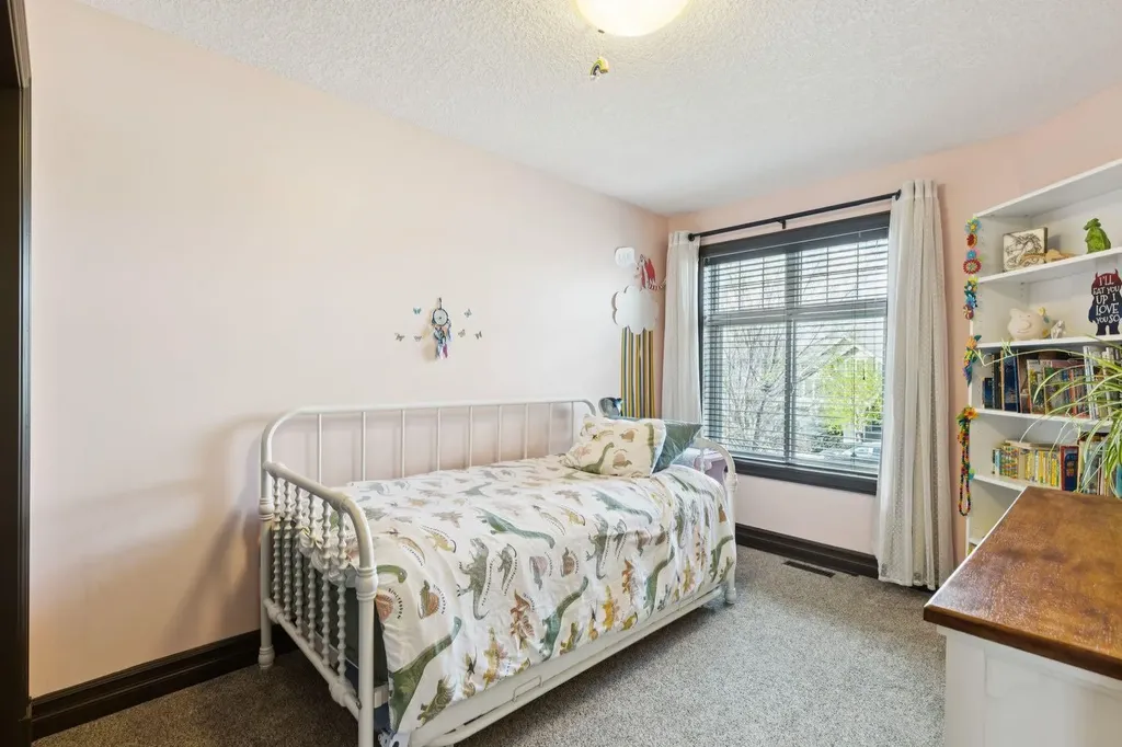 957 Coopers Drive SW Airdrie AB T4B 2Z4
