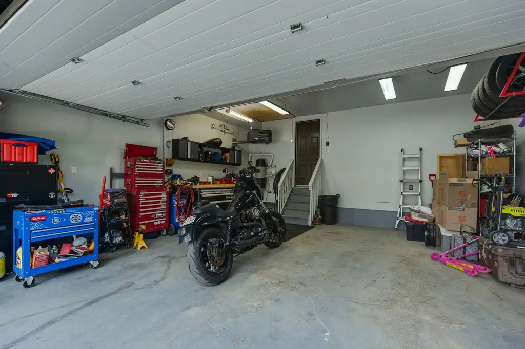 957 Coopers Drive SW Airdrie AB T4B 2Z4