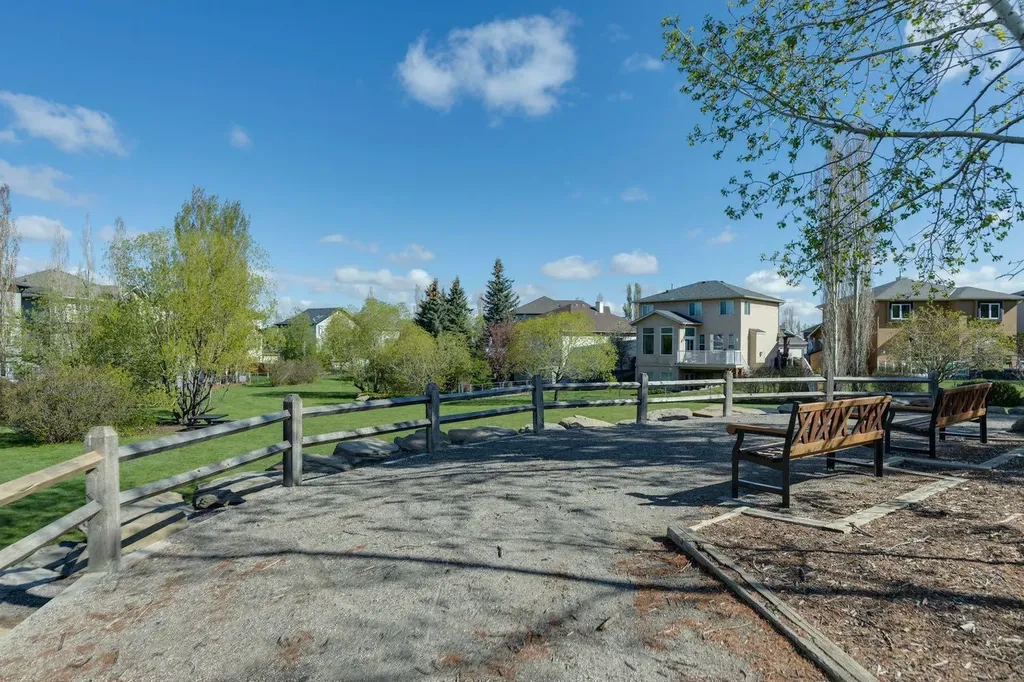 957 Coopers Drive SW Airdrie AB T4B 2Z4