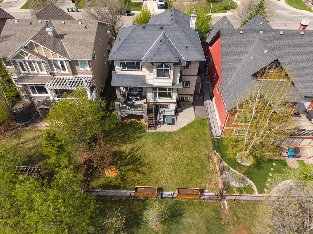957 Coopers Drive SW Airdrie AB T4B 2Z4