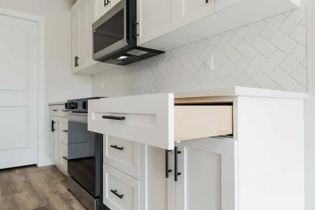 9520 114 Avenue Clairmont AB T8X 0W8