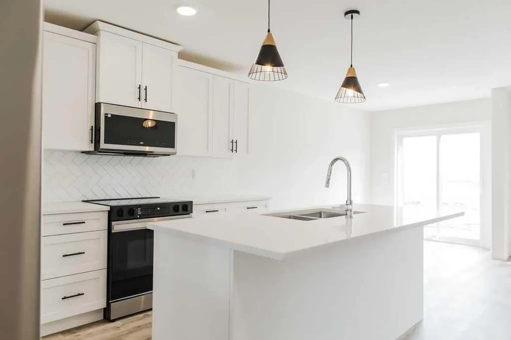 9520 114 Avenue Clairmont AB T8X 0W8