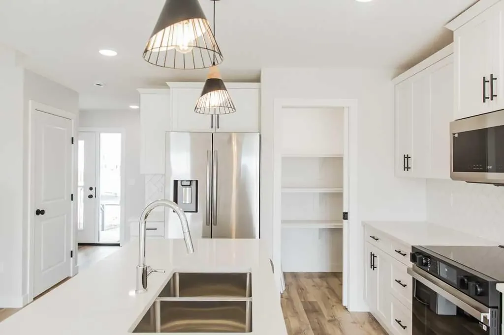 9520 114 Avenue Clairmont AB T8X 0W8