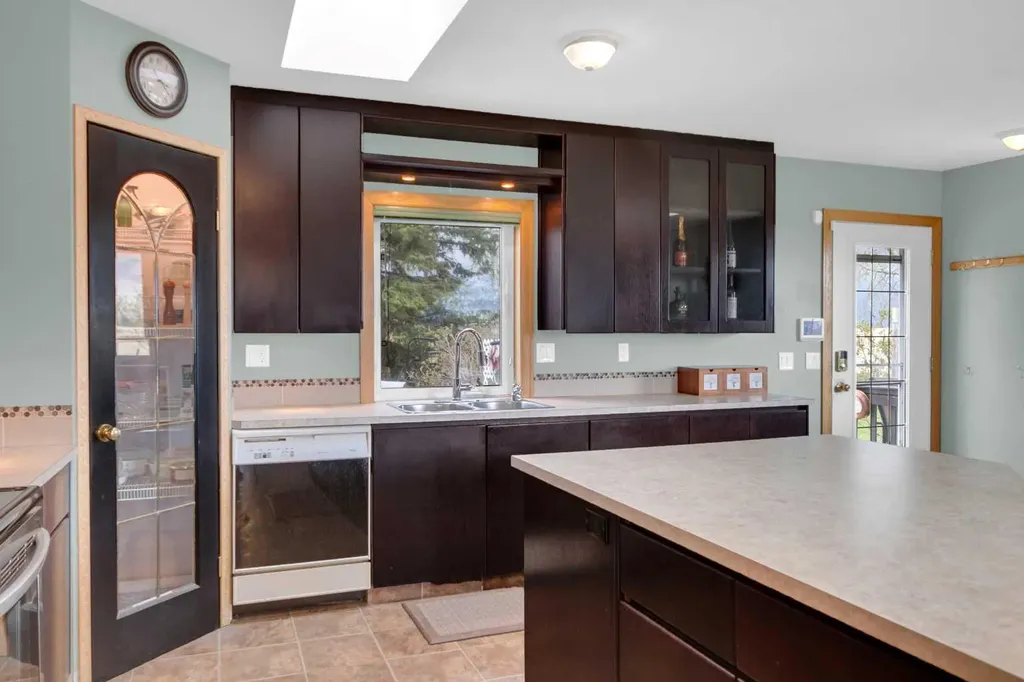 241043 Range Road 270 Rural Wheatland County AB T1P 0S2