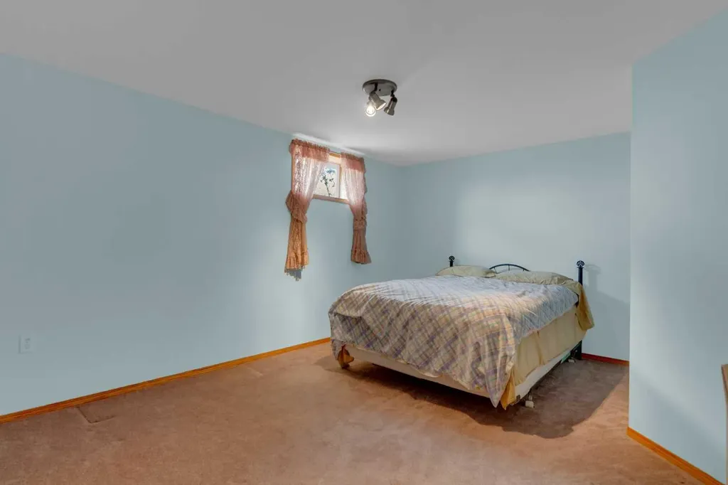 241043 Range Road 270 Rural Wheatland County AB T1P 0S2