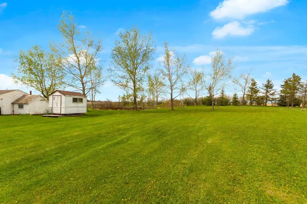 241043 Range Road 270 Rural Wheatland County AB T1P 0S2