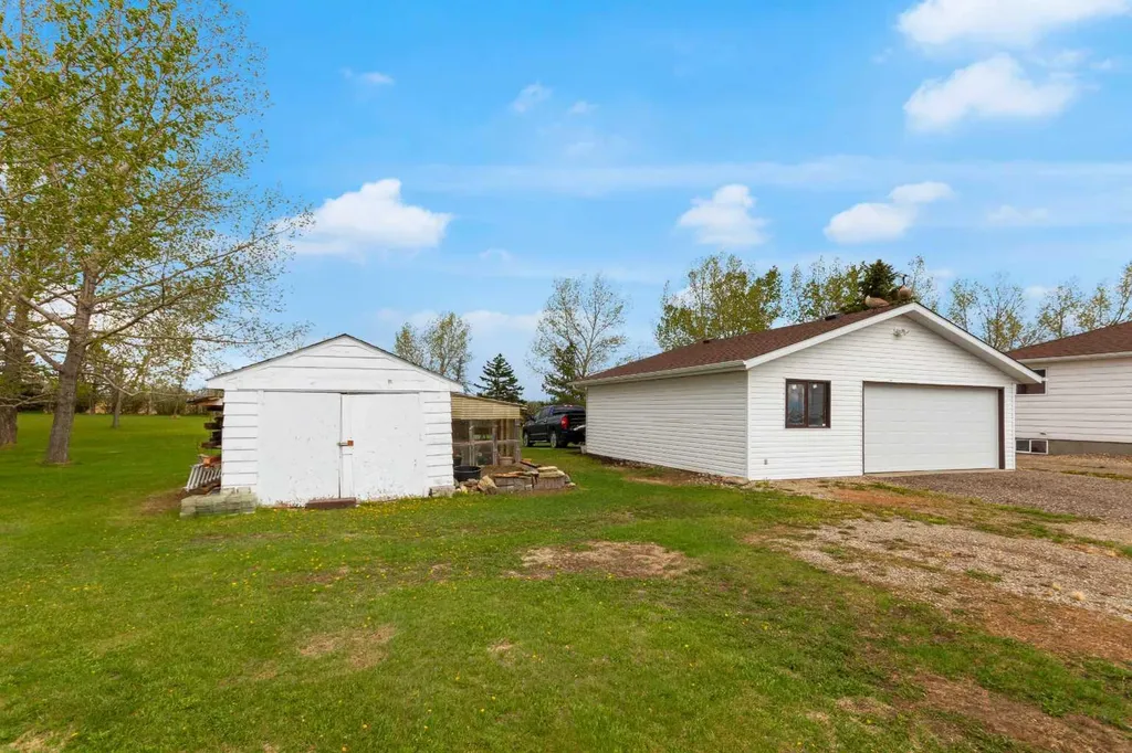 241043 Range Road 270 Rural Wheatland County AB T1P 0S2