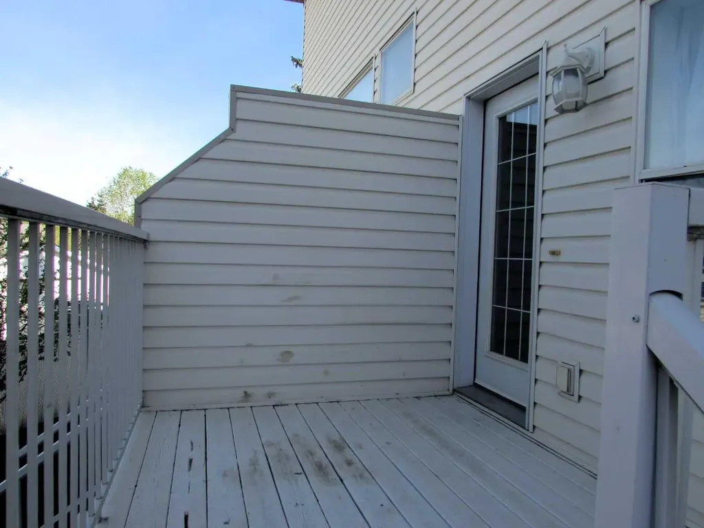 15 Kerry Wood Mews Red Deer AB T4N 7B8