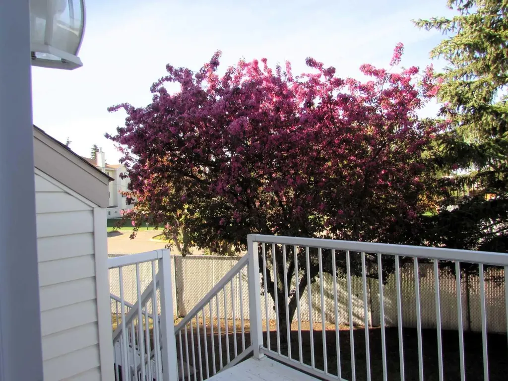 15 Kerry Wood Mews Red Deer AB T4N 7B8