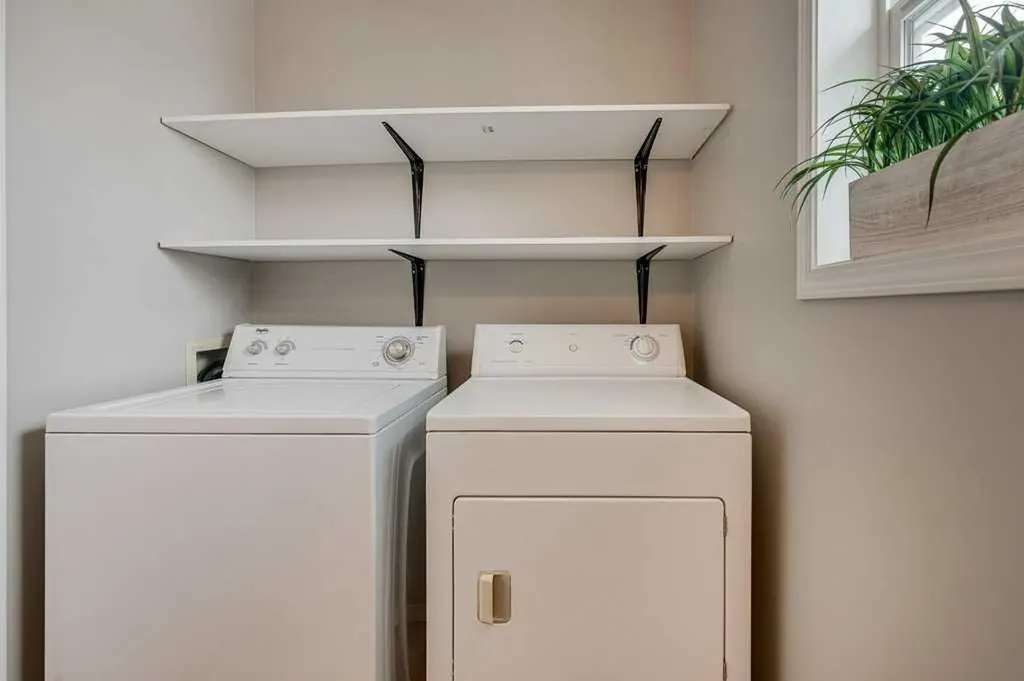 15 Kerry Wood Mews Red Deer AB T4N 7B8