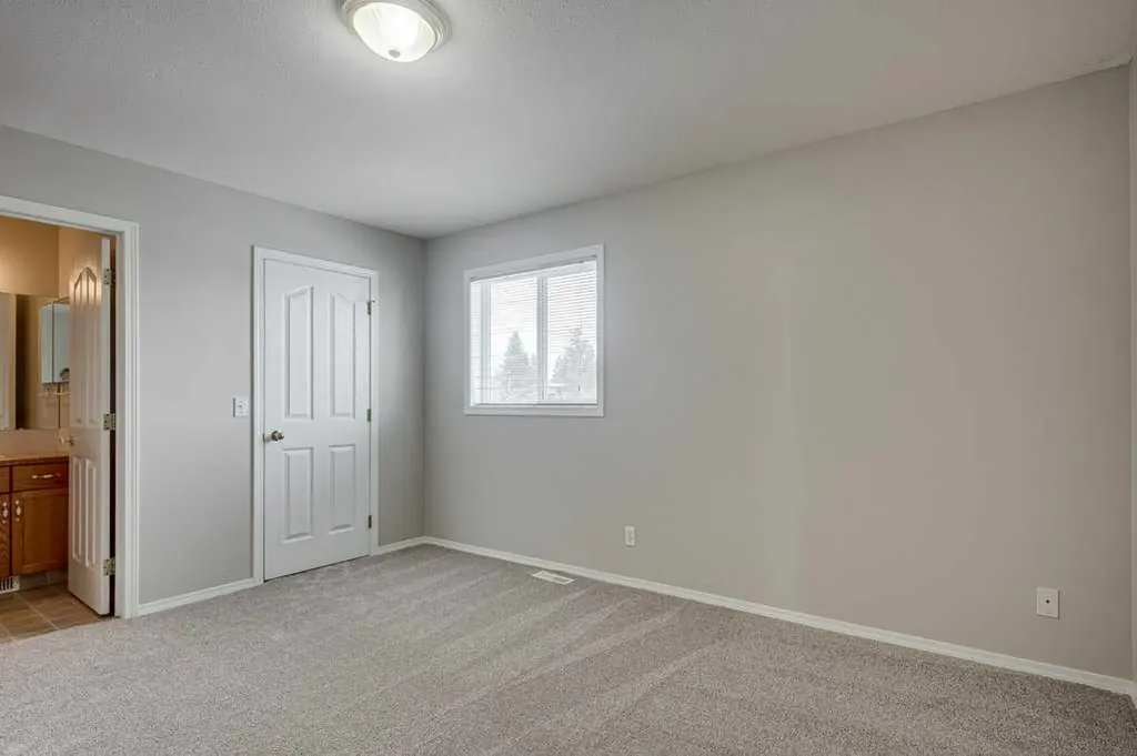 15 Kerry Wood Mews Red Deer AB T4N 7B8