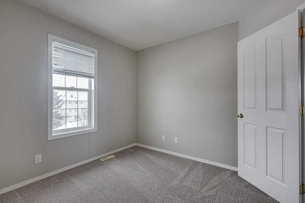 15 Kerry Wood Mews Red Deer AB T4N 7B8