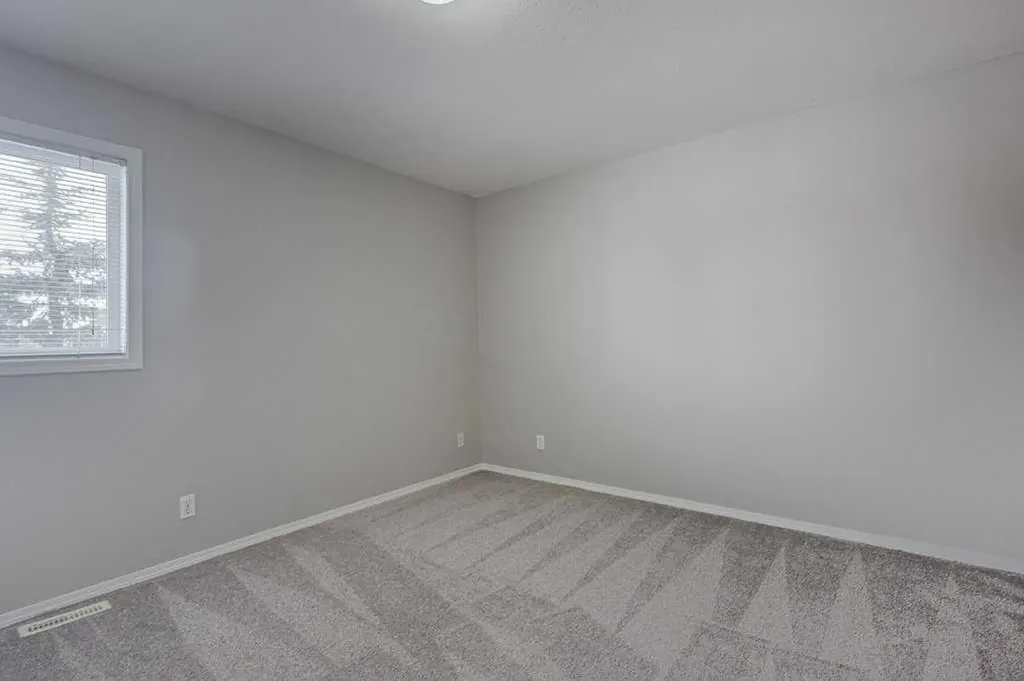 15 Kerry Wood Mews Red Deer AB T4N 7B8