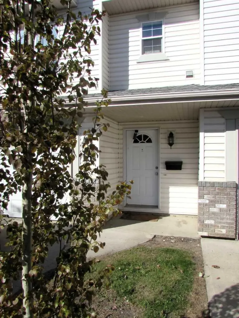15 Kerry Wood Mews Red Deer AB T4N 7B8