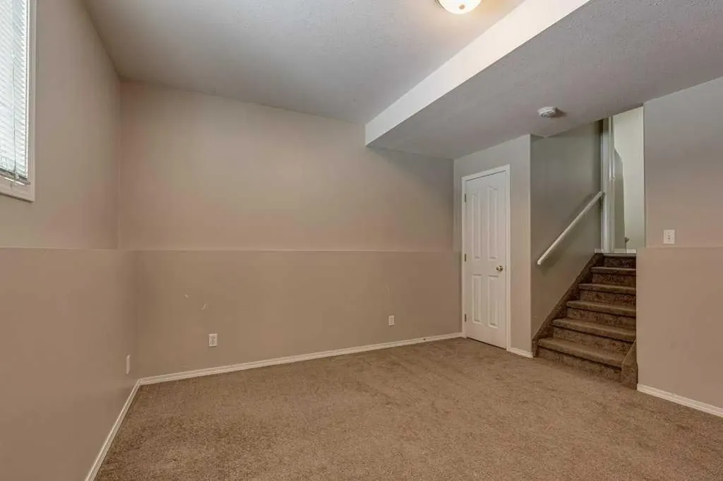 15 Kerry Wood Mews Red Deer AB T4N 7B8