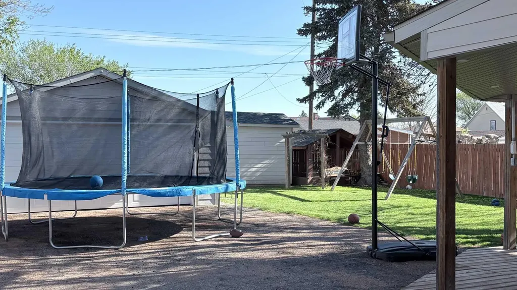 208 3rd Avenue E Bow Island AB T0K 0G0