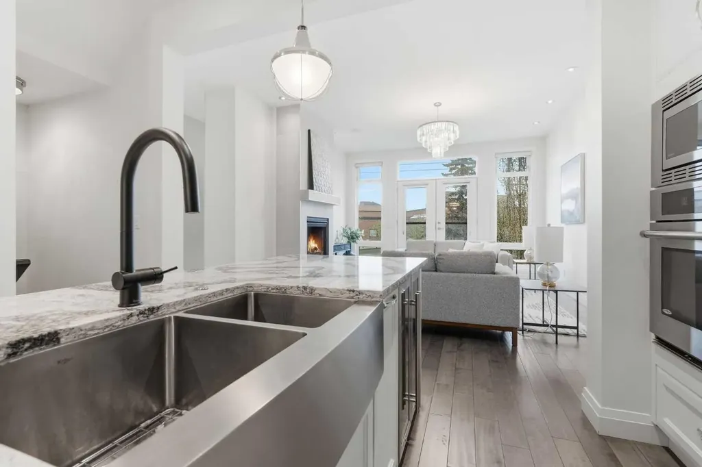 2109 20 Avenue SW Calgary AB T2T 0M3