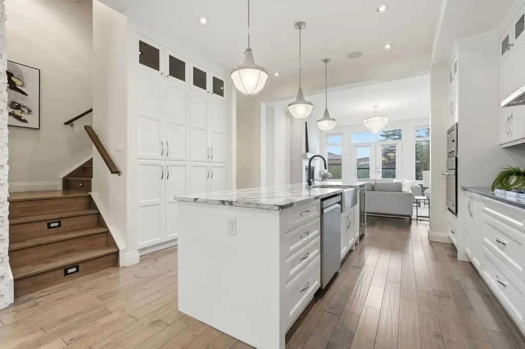 2109 20 Avenue SW Calgary AB T2T 0M3