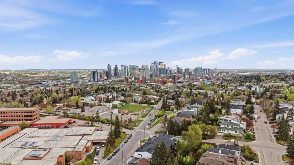 2109 20 Avenue SW Calgary AB T2T 0M3
