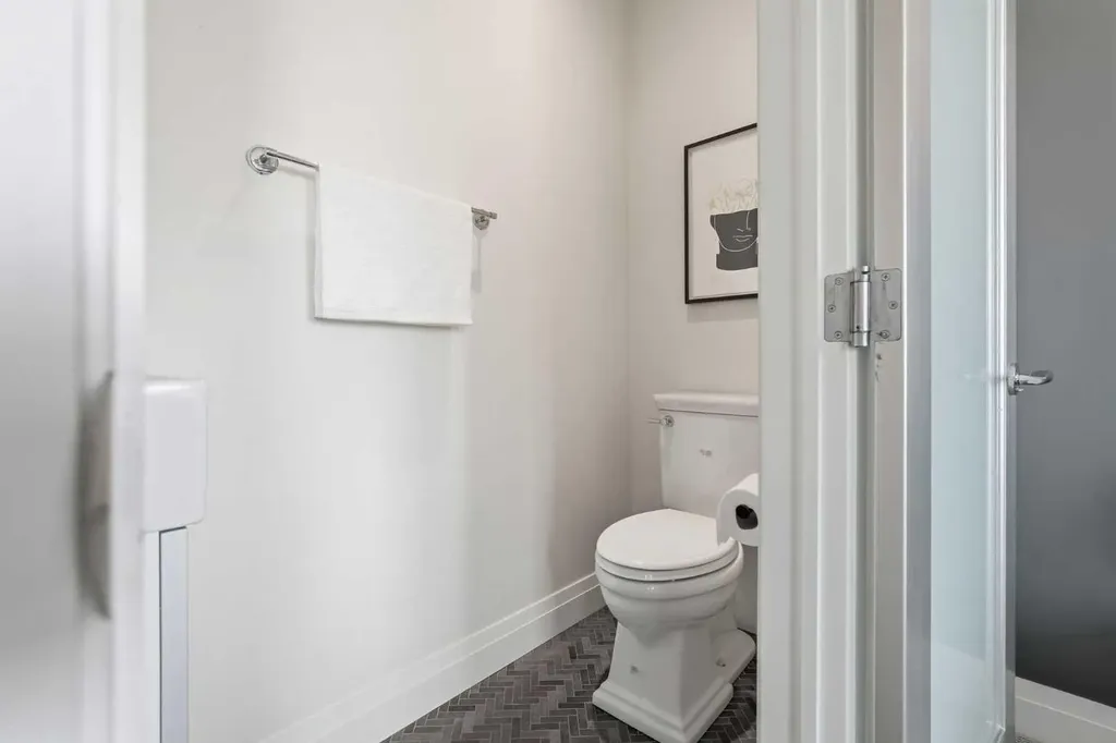 2109 20 Avenue SW Calgary AB T2T 0M3