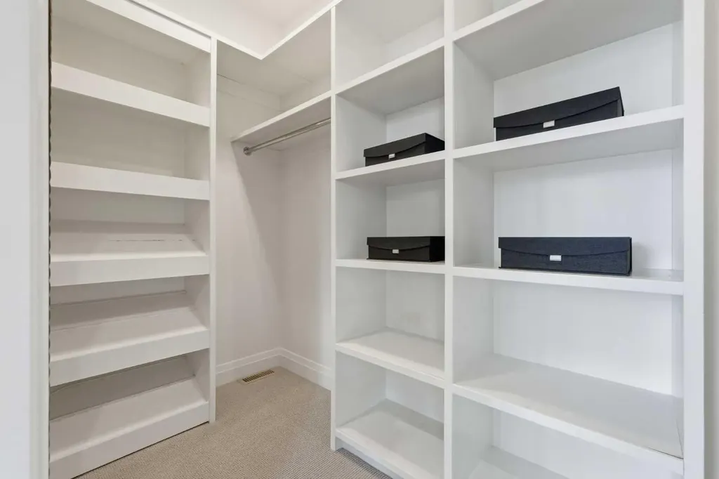 2109 20 Avenue SW Calgary AB T2T 0M3