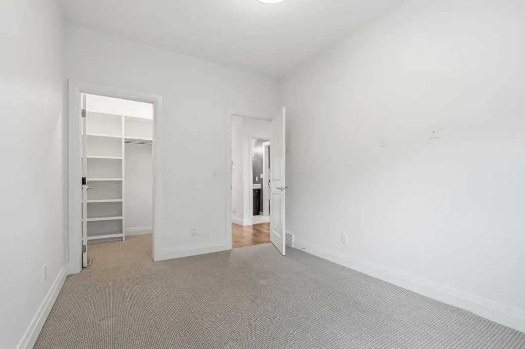 2109 20 Avenue SW Calgary AB T2T 0M3