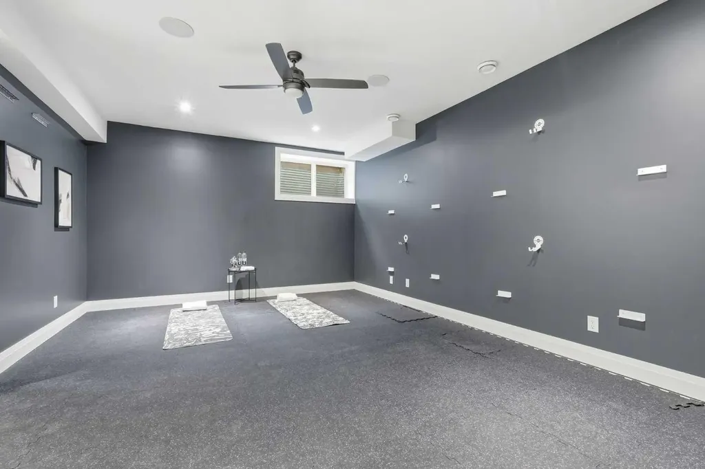 2109 20 Avenue SW Calgary AB T2T 0M3