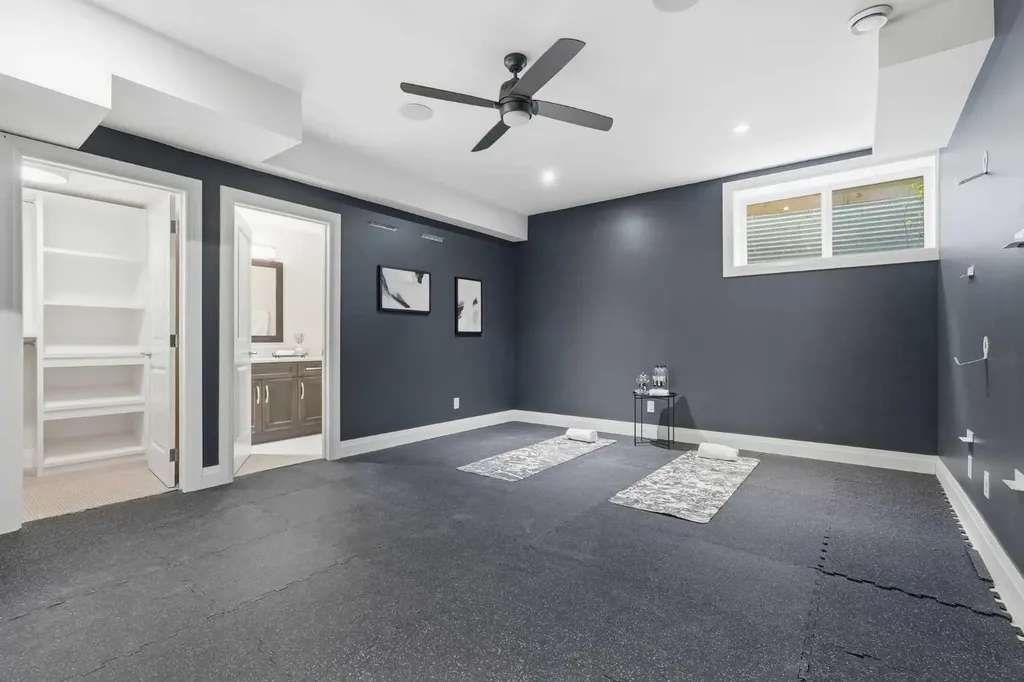 2109 20 Avenue SW Calgary AB T2T 0M3