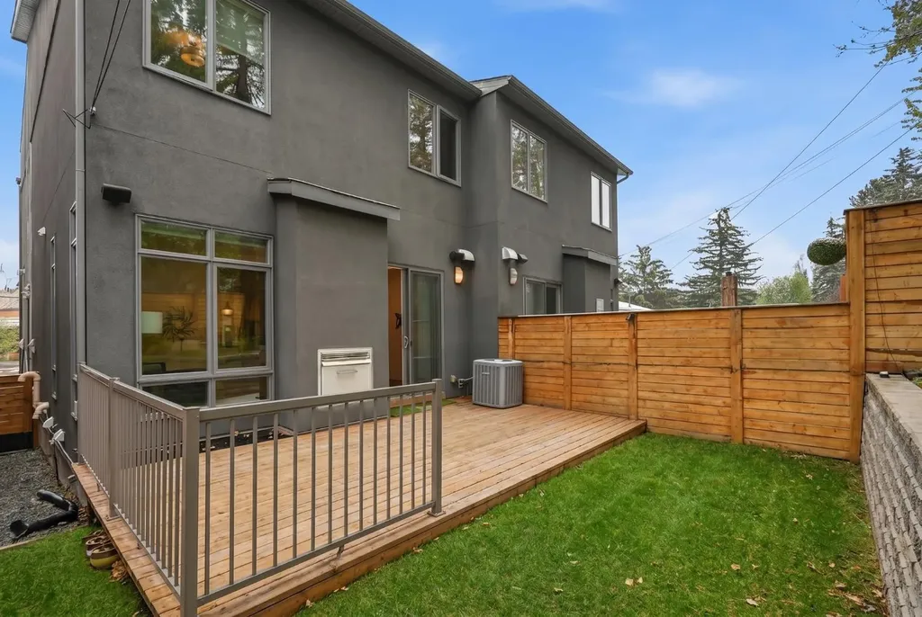 2109 20 Avenue SW Calgary AB T2T 0M3