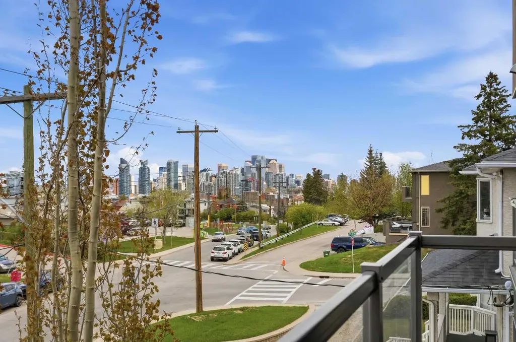 2109 20 Avenue SW Calgary AB T2T 0M3