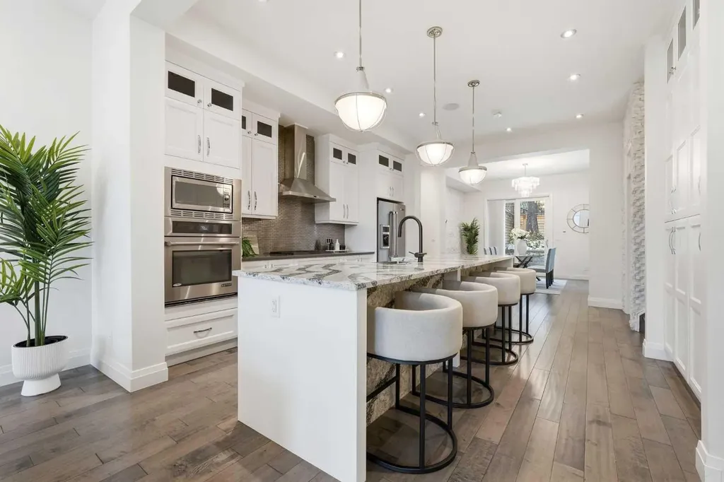 2109 20 Avenue SW Calgary AB T2T 0M3