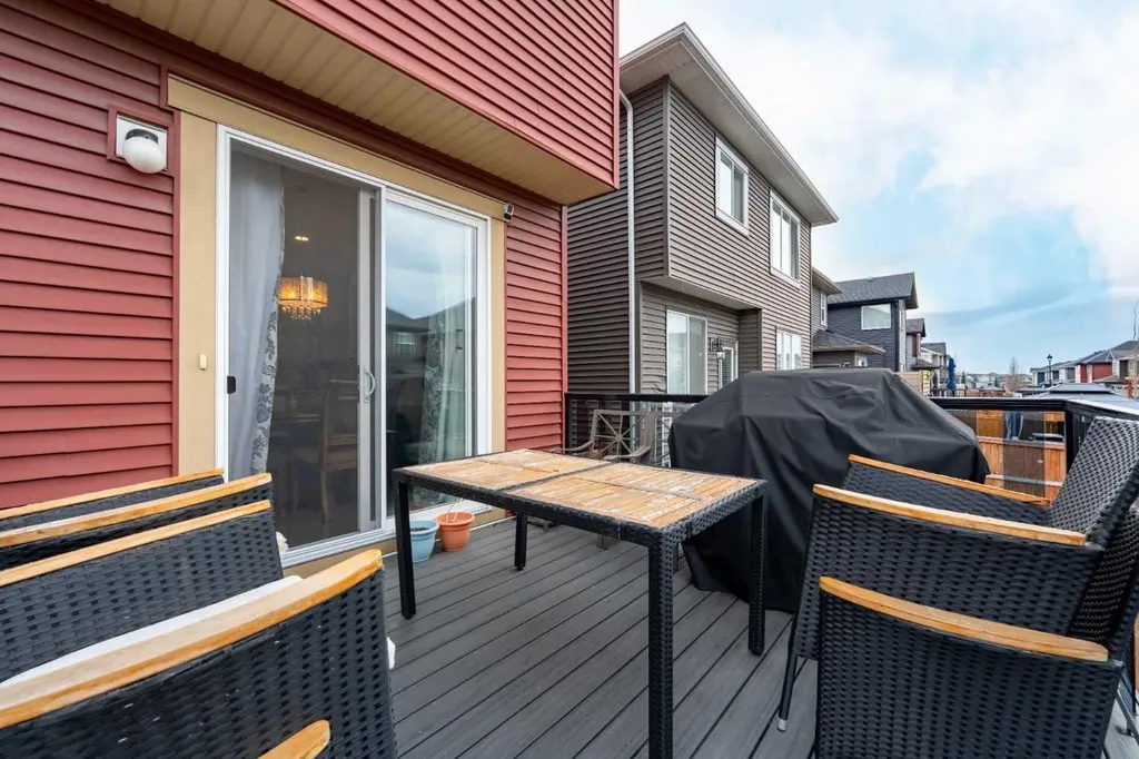 229 Kingsbury Close SE Airdrie AB T4A 0R3