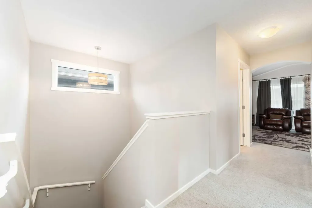 229 Kingsbury Close SE Airdrie AB T4A 0R3