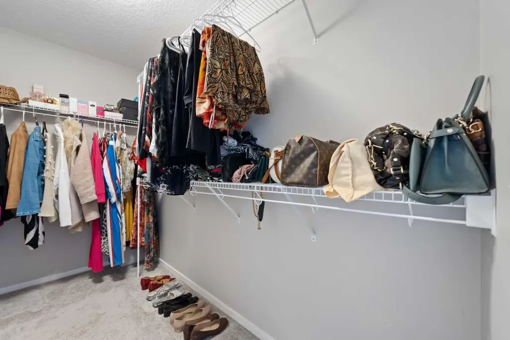 229 Kingsbury Close SE Airdrie AB T4A 0R3