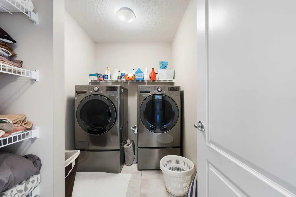 229 Kingsbury Close SE Airdrie AB T4A 0R3
