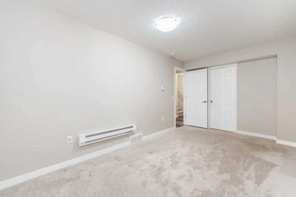 229 Kingsbury Close SE Airdrie AB T4A 0R3