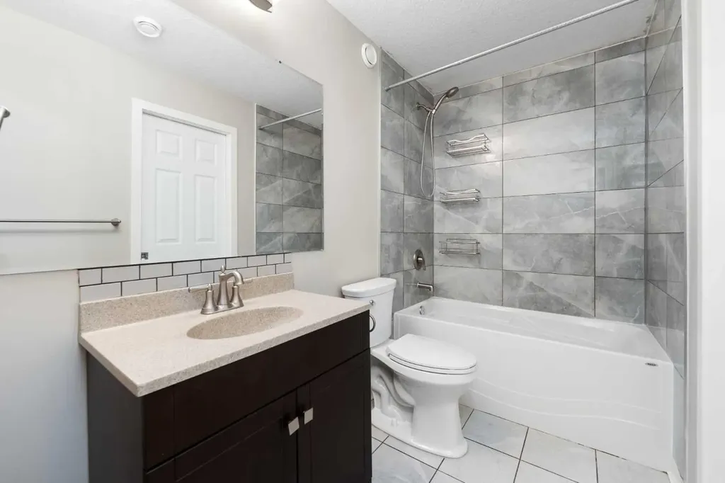 229 Kingsbury Close SE Airdrie AB T4A 0R3