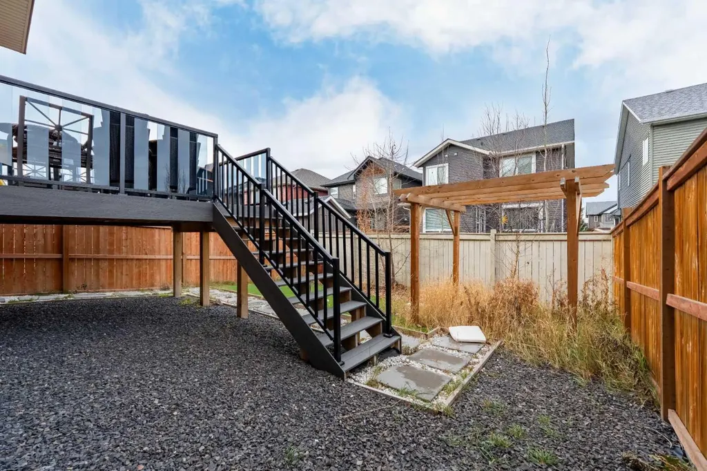 229 Kingsbury Close SE Airdrie AB T4A 0R3