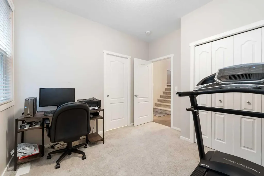 229 Kingsbury Close SE Airdrie AB T4A 0R3
