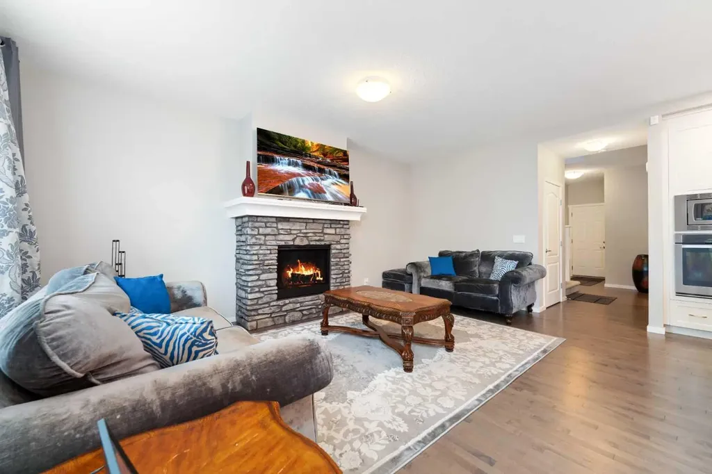 229 Kingsbury Close SE Airdrie AB T4A 0R3