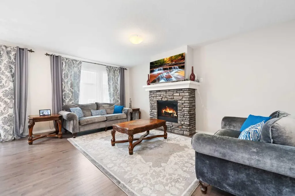 229 Kingsbury Close SE Airdrie AB T4A 0R3