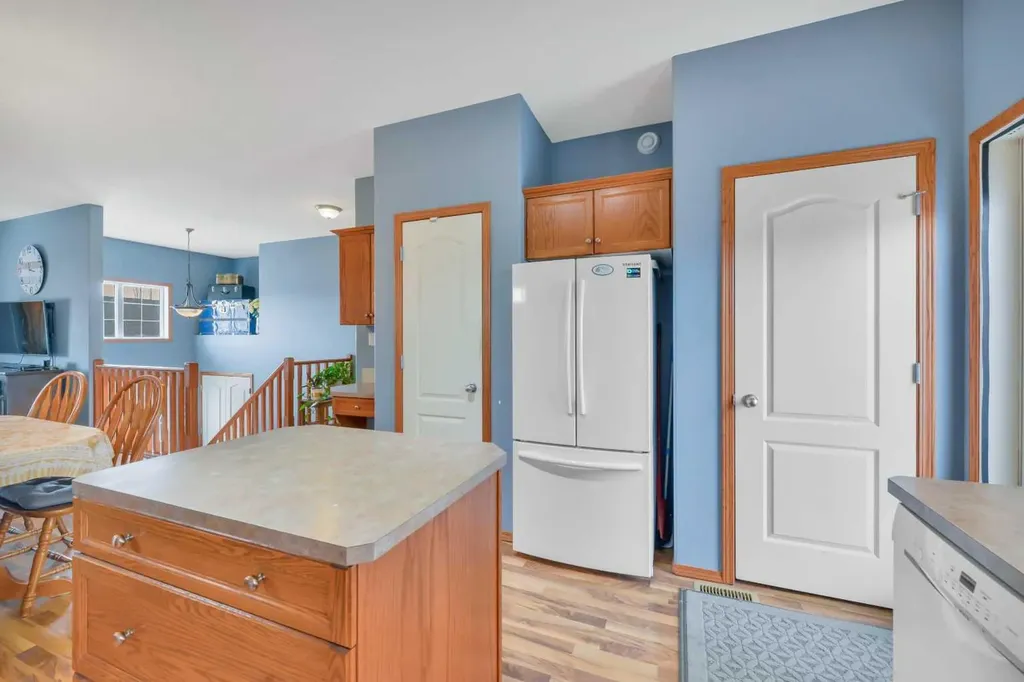 191 Inglewood Drive Red Deer AB T4R 3S3