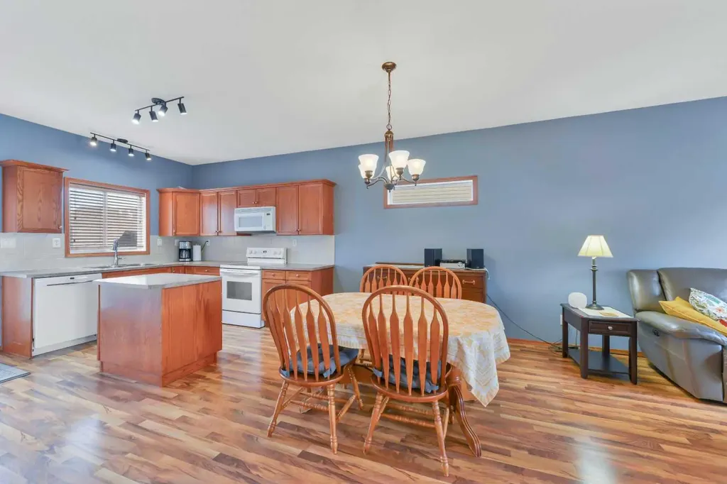 191 Inglewood Drive Red Deer AB T4R 3S3