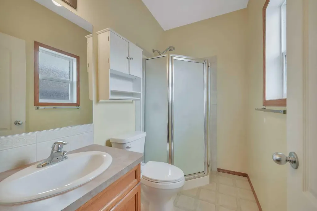 191 Inglewood Drive Red Deer AB T4R 3S3