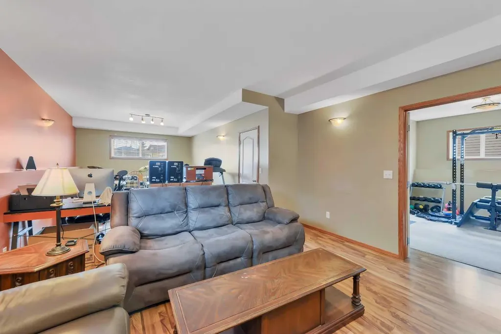 191 Inglewood Drive Red Deer AB T4R 3S3