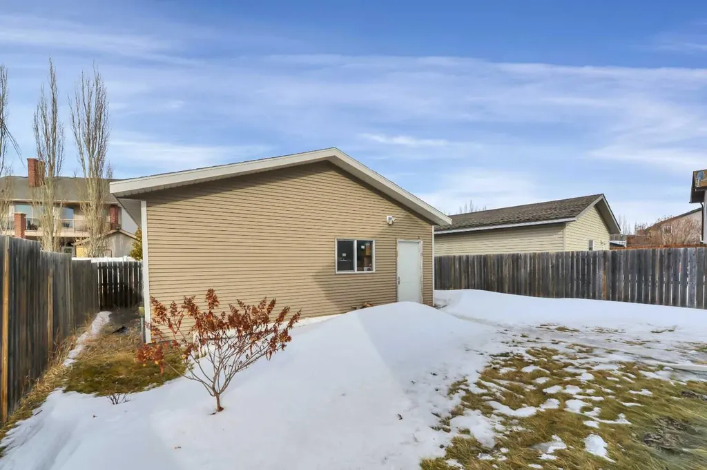 191 Inglewood Drive Red Deer AB T4R 3S3