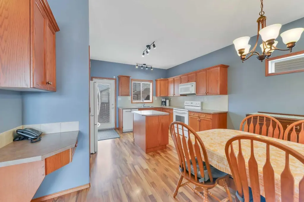 191 Inglewood Drive Red Deer AB T4R 3S3