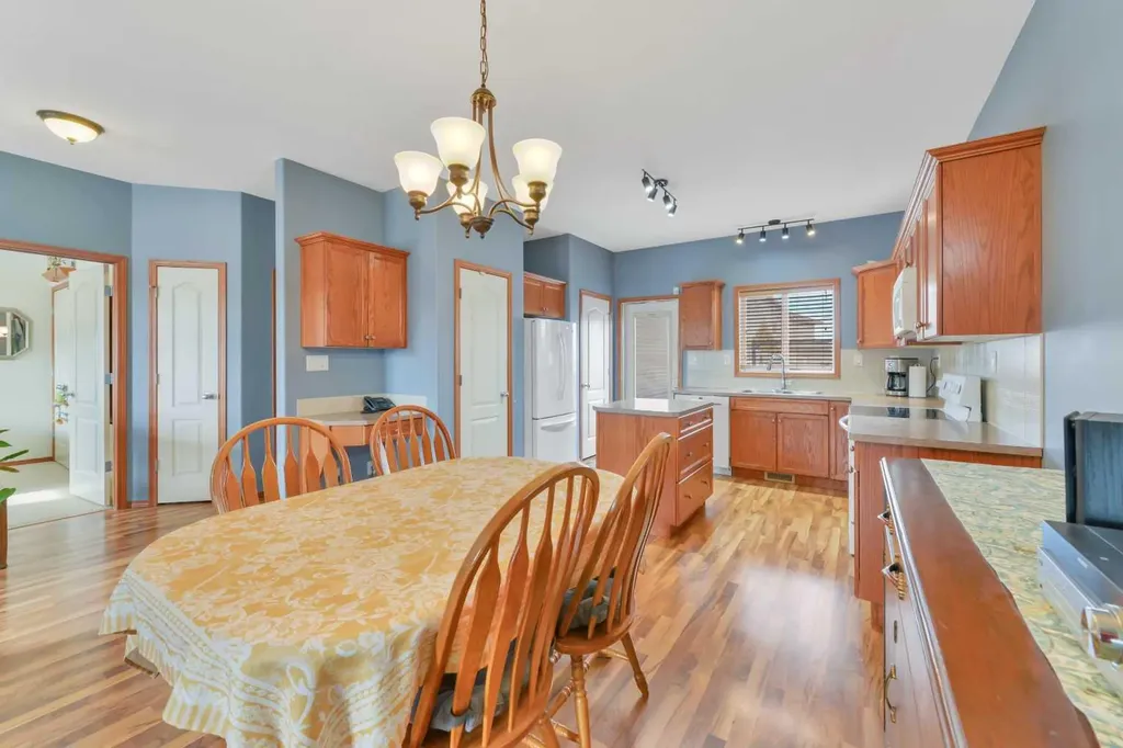 191 Inglewood Drive Red Deer AB T4R 3S3