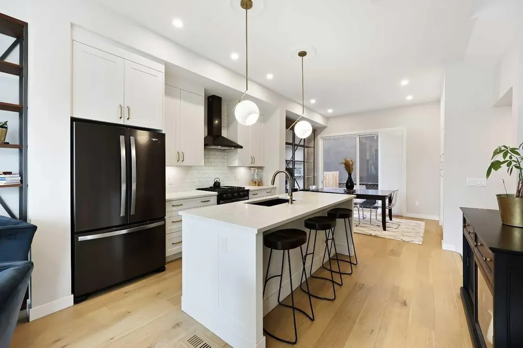 4929 20 Street SW Calgary AB T2T 5A4
