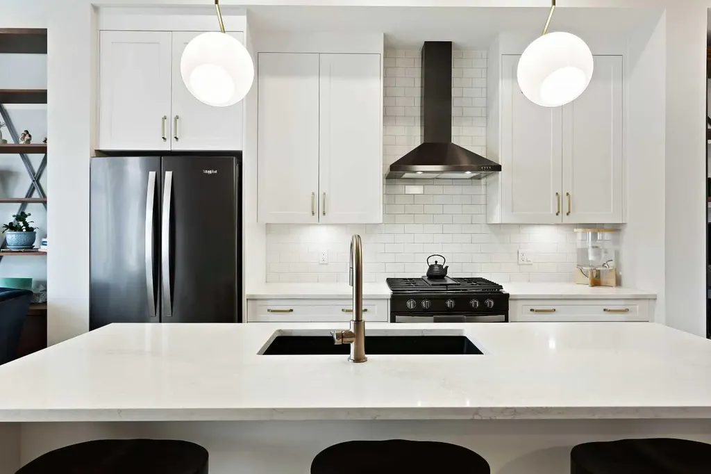 4929 20 Street SW Calgary AB T2T 5A4